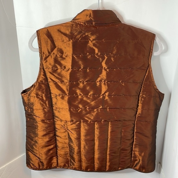 Relativity Brand ~ Lightweight and Warm Zip Up Shiny Vest - Picture 4 of 11
